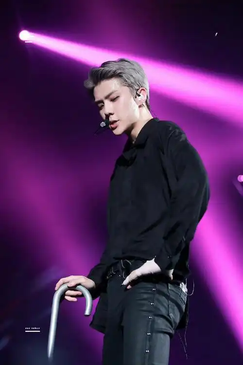 吴世勋##吴世勋三亚见义勇为