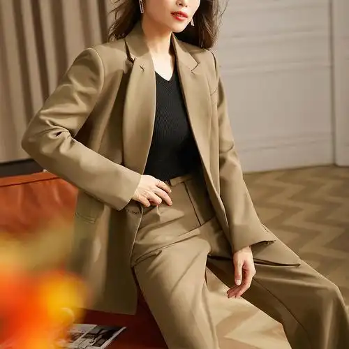 早春咖色韩版西装职业套装时尚气质女大码上班女神范西装