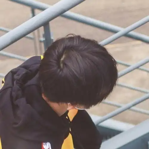 易烊千玺后脑勺系列后脑勺也在散发可爱迷人魅力@tfboys-易烊千玺#易