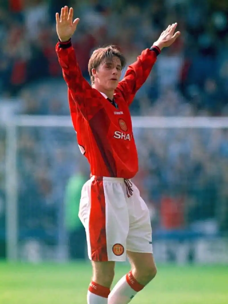 贝克汉姆头像|多少人被小贝的颜值种草! 浅画一张小贝的头像吧!