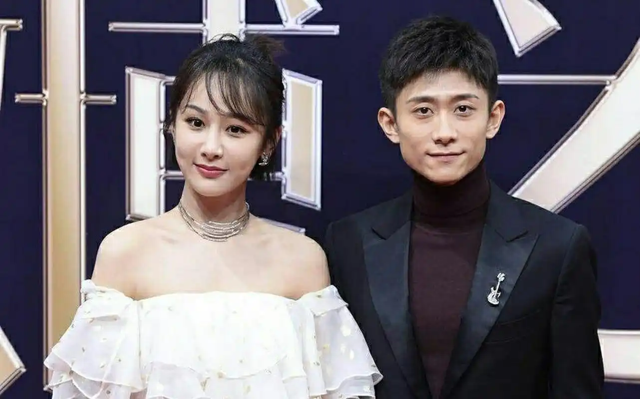 有一次,杨紫笑着对张一山问道"你怎么一有了女朋友,就开始要疏远我啊.