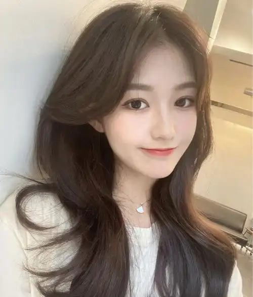 皮肤黄有白发适合染什么颜色头发图4