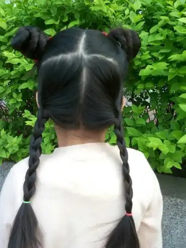 【萌宝发型】双丸子头