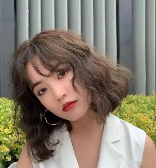 冬季流行锁骨造型烫你确定不试试