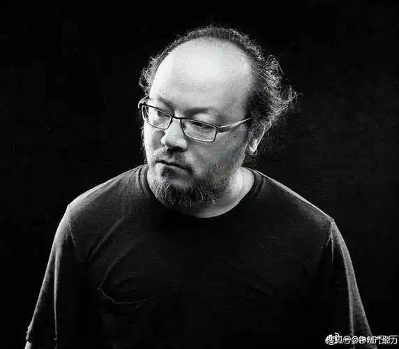 王菲前夫窦唯发新歌连开7天直播近照曝光头发稀疏让人不敢认