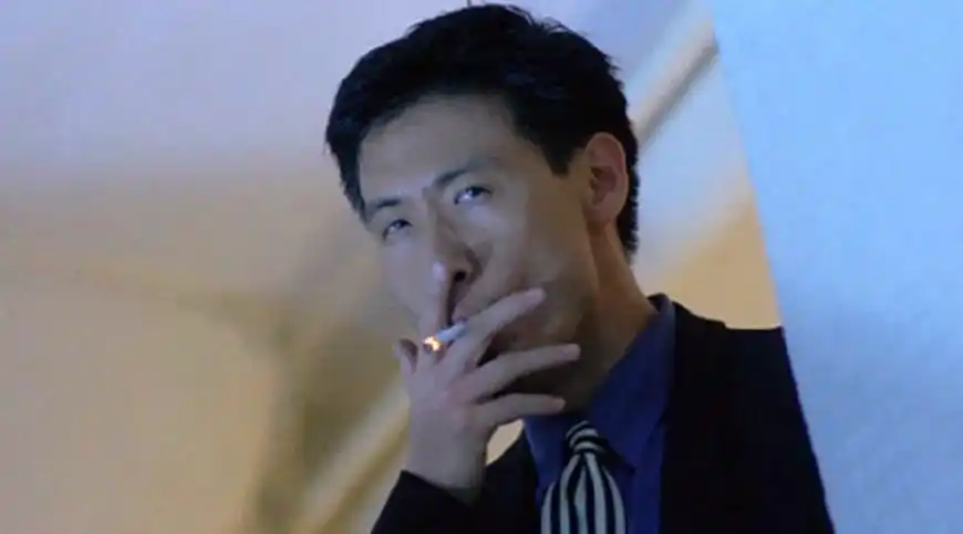 四大天王抽烟范,刘德华皮衣酷,张学友手势拽,黎明眼神最难懂!