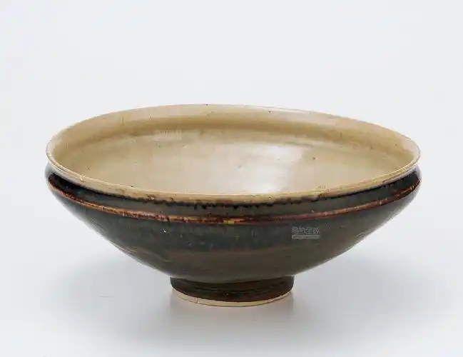 宋 磁州窑内白外酱釉束口碗