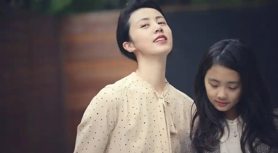 黄磊的老婆原来这么漂亮,怪不得女儿长得好看,真是让人羡慕_文艺_父亲