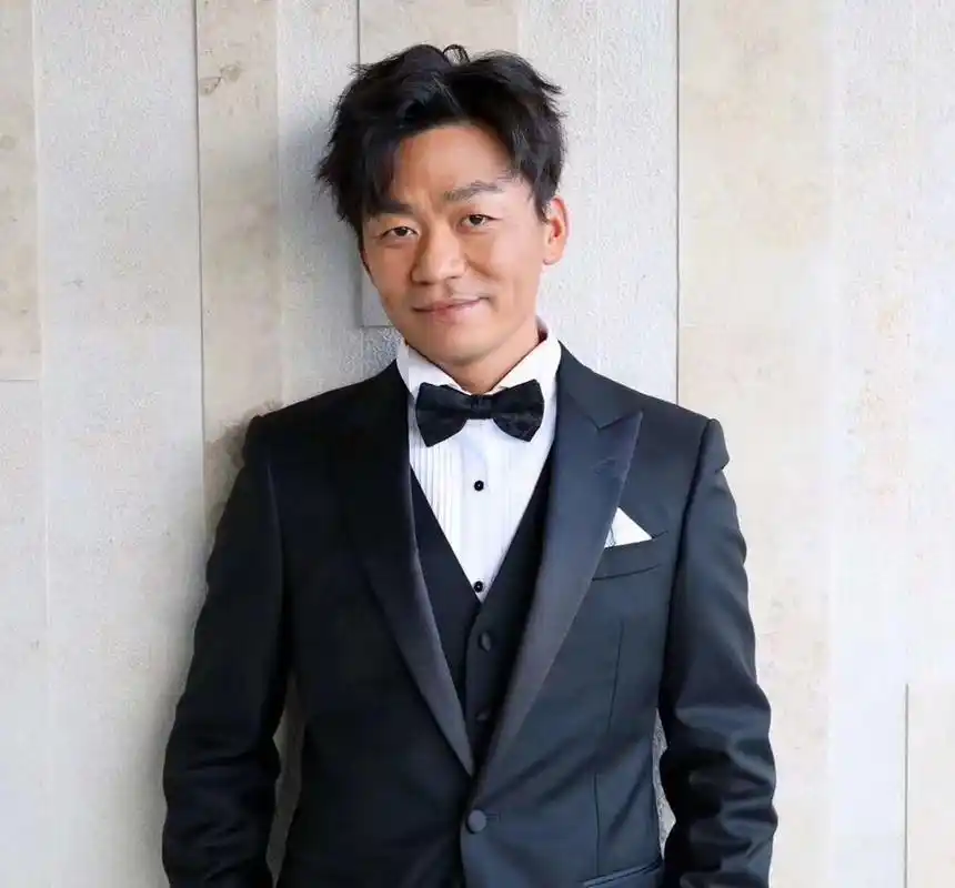 被坑惨的3位男星,老婆人前清纯,人后疯狂,第二个比王宝强还惨