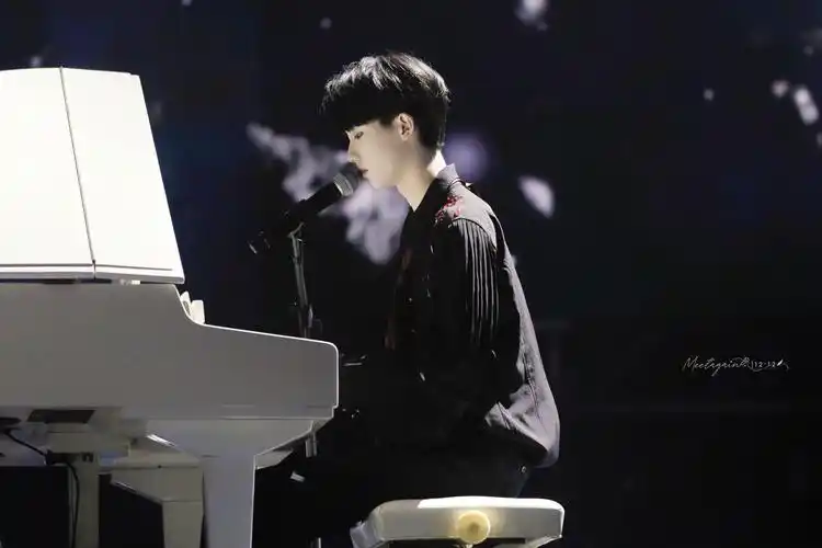 马嘉祺《对话》舞台