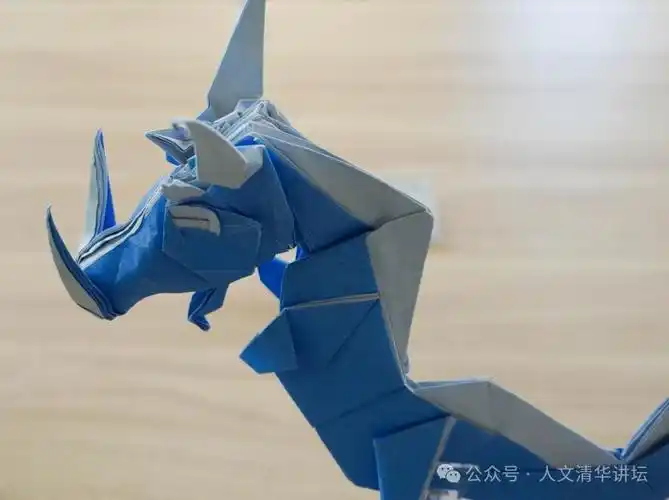 现代折纸中,一个名词叫做crease patterns图(折痕展开图,简称cp图),像