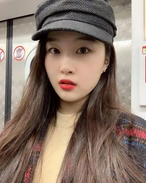 想找几张韩国女演员李秀敏的照片当壁纸.