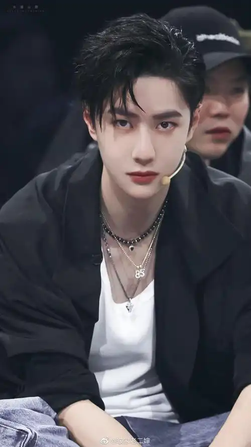 王一博:全能舞者,热心公益,偶像之光 王一博,全能艺人,舞蹈实力不容