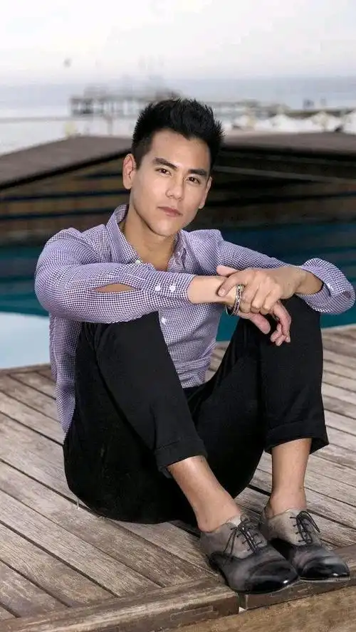 彭于晏身高1米82(eddie peng,1982年3月24日),出生于中国台湾澎湖
