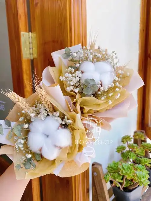 棉花小花束