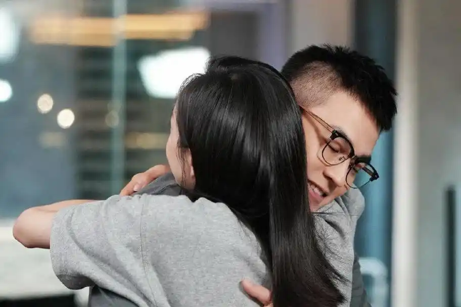 宋茜欧豪秘恋隐婚 宋茜和欧豪都在公开否认关于他们隐婚的谣言,并期望