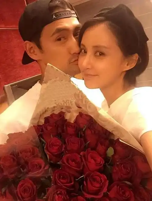 回顾袁弘:与胡歌多年挚友,迎娶二婚张歆艺,如今事业有成家庭美满