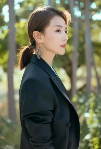 刘涛黑色西装优雅干练图片69