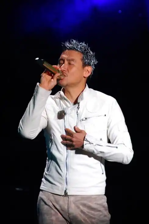 卖票:张学友6月17日郑州演唱会门票2000元一张!