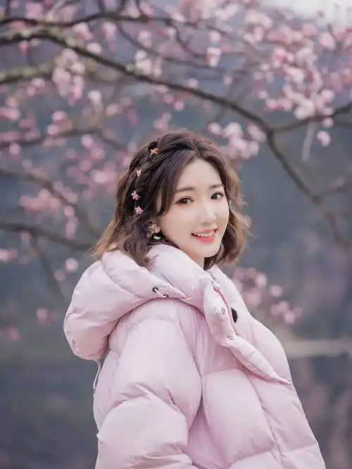 女星毛晓彤写真集:曼妙身姿,姣美容颜