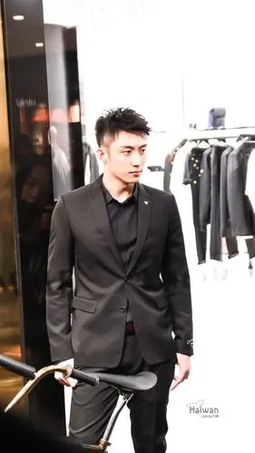 20180412-dior迪奥中国区香氛世家大使黄景瑜身穿dior·homme2018秋季
