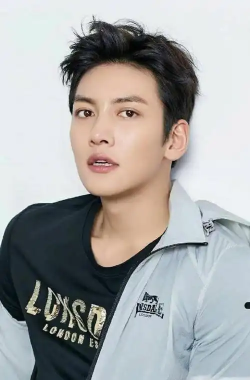 韩国帅哥明星排行榜有哪些(韩国男演员颜值最高的是谁)