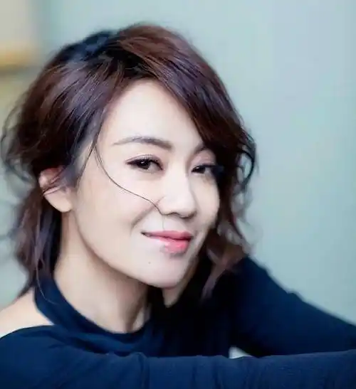 闫妮:背靠西安电影制片厂,佟掌柜一角成名,52岁仍奋斗中_角色_表演