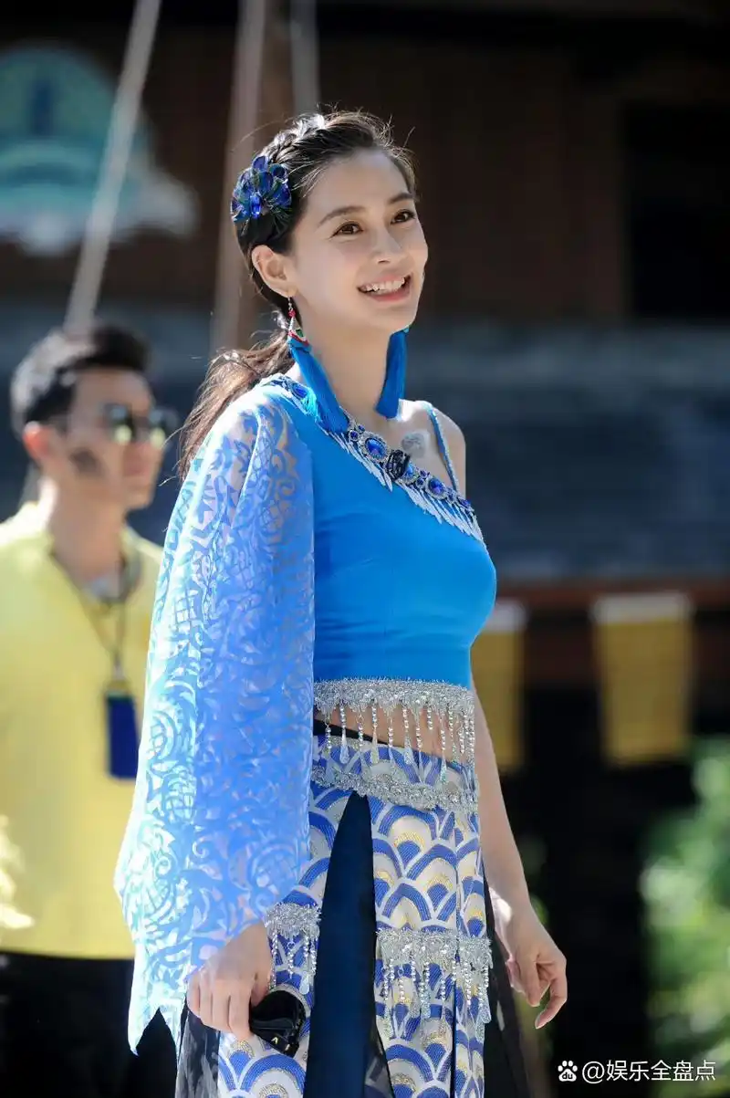 angelababy# 参加跑男的剧照,照片都无修图,但是baby的颜值依然抗打