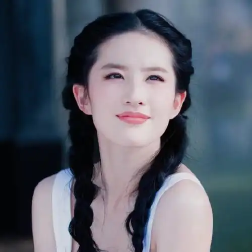 刘亦菲头像:市井氤茶香,玲珑持风骨……小龙女刘亦菲.