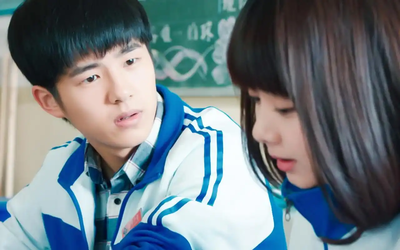 《最好的我们》耿耿余淮唯美剧照图片桌面壁纸