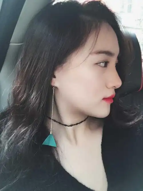 你见过的最美的侧脸是什么样子?