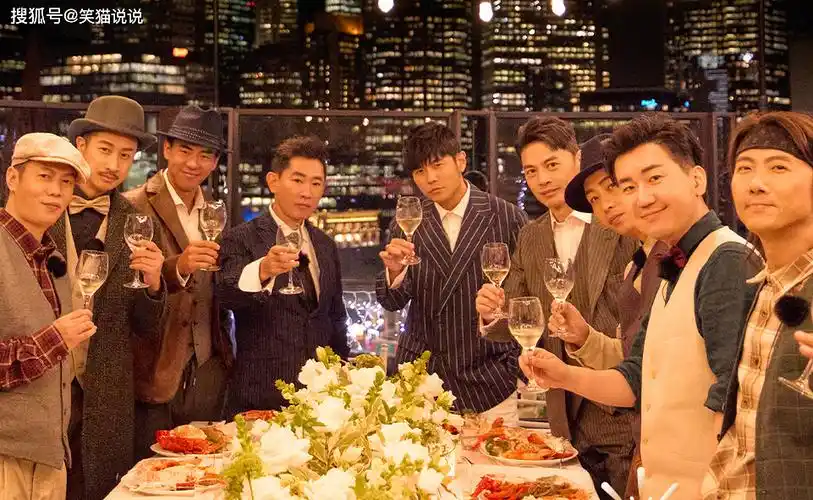 群星除夕晒照:杨紫宋茜晒饺子,刘诗诗与刘涛李沁关晓彤合照好美_照片