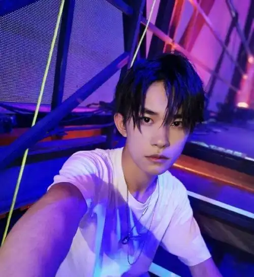 易烊千玺是什么星座(易烊千玺星座预测) 易烊千玺 星座 第1张