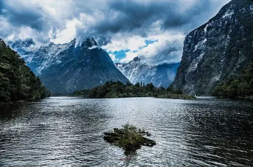 记世界上最美的徒步道——新西兰九大步道之milford track