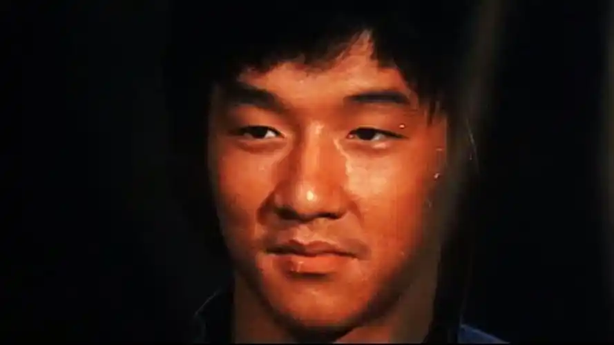 单眼皮的成龙,你见过吗?