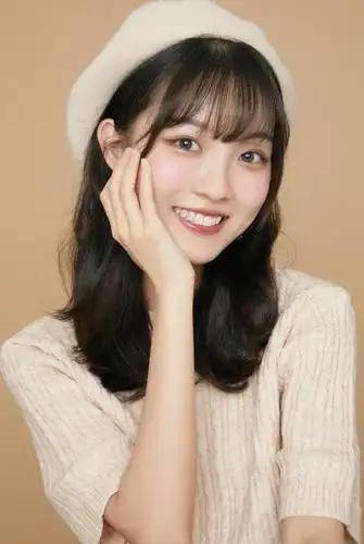 女生自拍怎么拍,8个自拍姿势,自拍拍照自然美美的