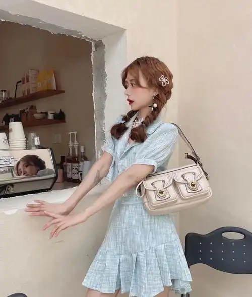 结语:夏天是女生们"一较高下"的季节,所以服装的搭配,就显得尤为重要.