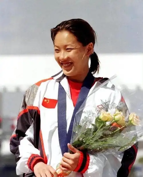 伏明霞梁锦松的婚姻状况显露我们大多误会这对老夫少妻了