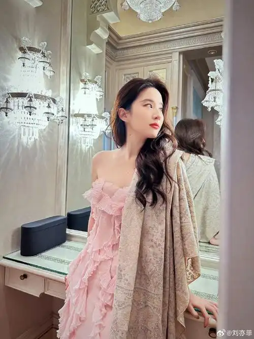 刘亦菲阿布扎比拍摄库存照#刘亦菲阿布扎比库存