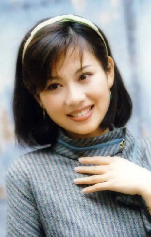 p>陈松伶,1971年1月21日出生于中国香港,中国香港影视歌三栖女艺人.