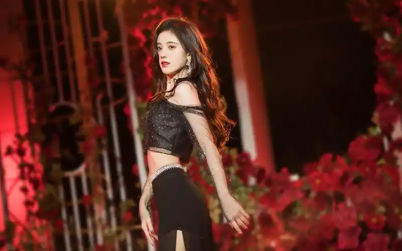 鞠婧祎火热性感高清桌面壁纸