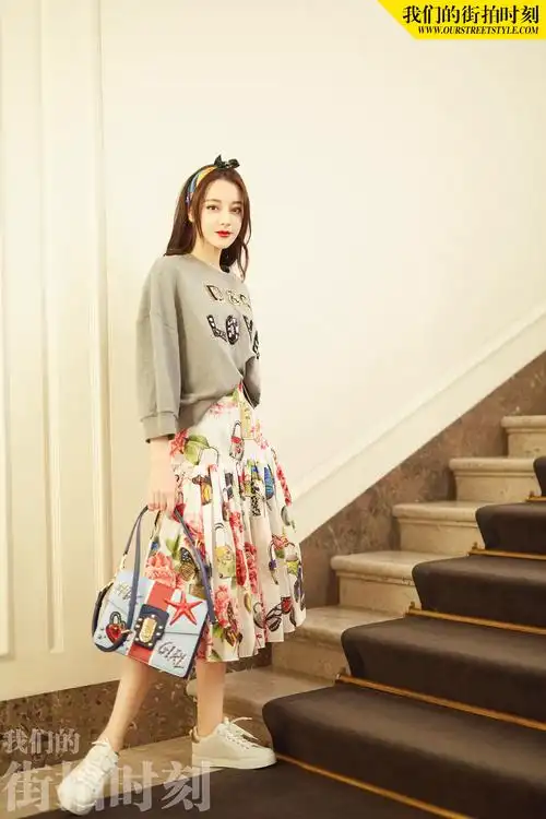 2018《我们的街拍时刻》三月:迪丽热巴(期待我们的dolcegabbana亚太区