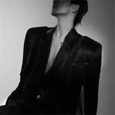 个性男头像成熟稳重图片_男生头像_头像屋