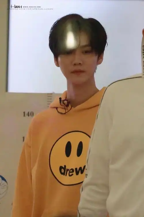 [消息]鹿晗《创造营2020》庆功宴路透照来袭 奶黄包真的可爱到不要不