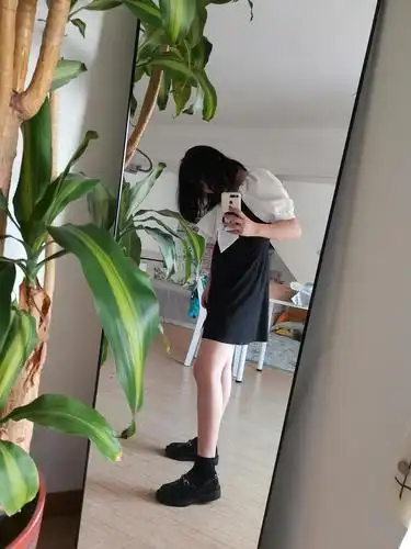 165 120斤苹果型 腰围74左右 并且求姐妹推荐苹果穿的短一点的.