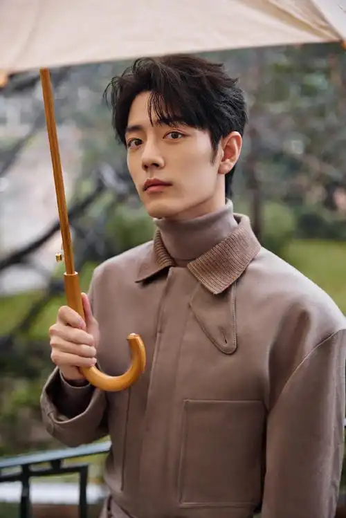 肖战排面##肖战米兰时装周#亮相tods 2024秋冬女装系列秀场的惹蝌