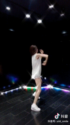 男子尬舞成抖音热门;100天水彩画打卡成小红书爆款_视频