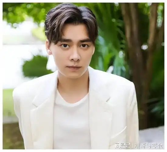 "退网"不到1年,再看李易峰现在的"窘境",他很可恨也很可悲|杨幂|娱乐