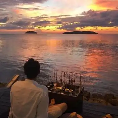 海边男头像背影高清侧脸伤感 帅哥必用的意境男头像高清图片_男生头像