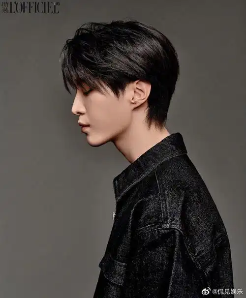 范丞丞#登上《新视线》六月刊封面,霸气水蜜桃太绝了,夏日少年的甭